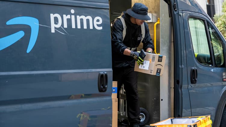 How Amazon came to dominate the U.S. apparel market