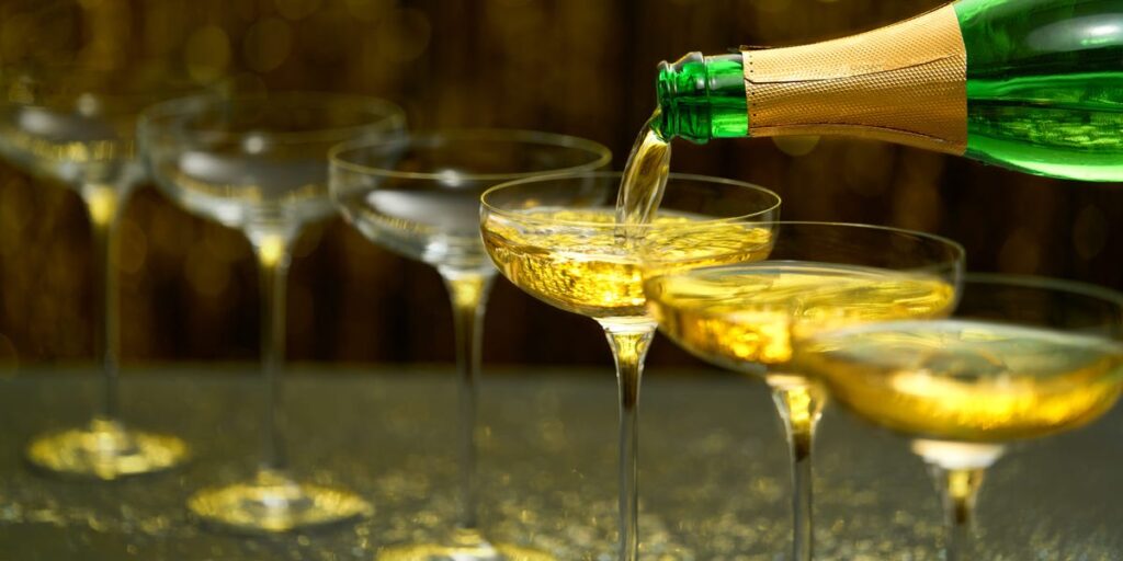 Best Sparkling Wines Less Than $30; Recommendations From a Sommelier