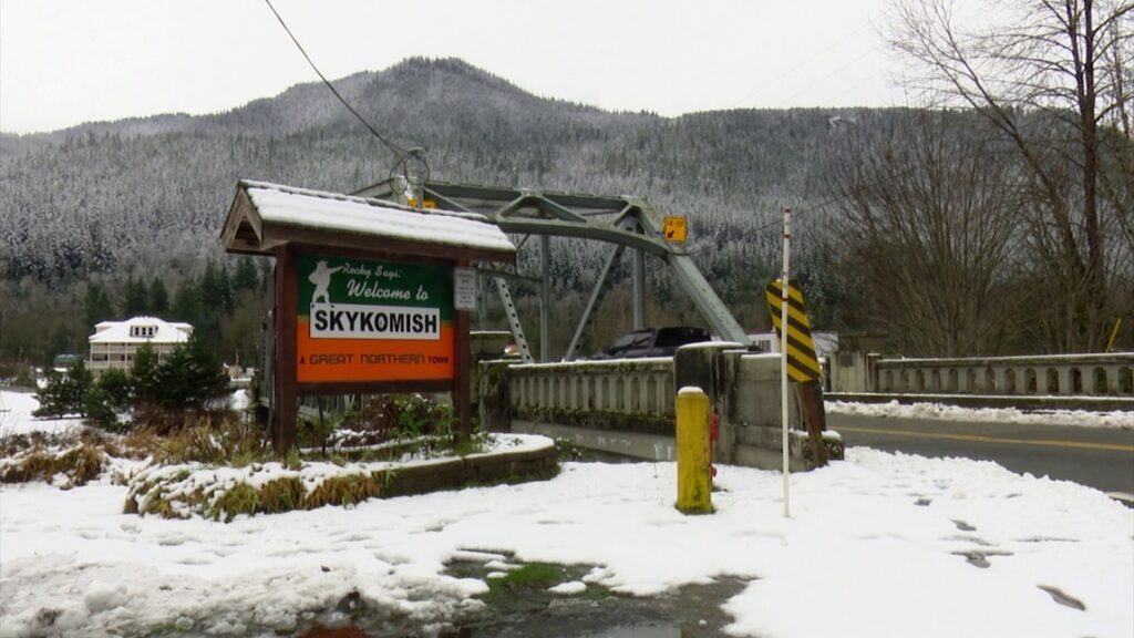 Businesses suffer as Highway 2 remains shut during peak season