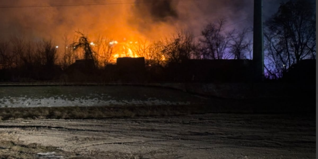 Cedar Rapids firefighters work to put out large fire at business