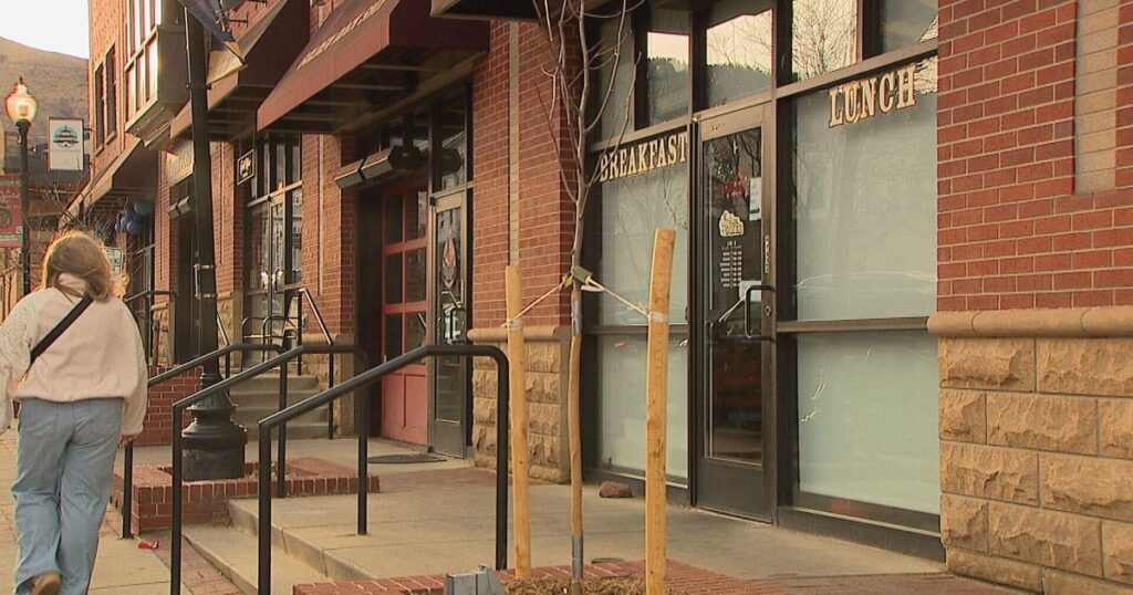 Colorado businesses push through power outages during holiday season