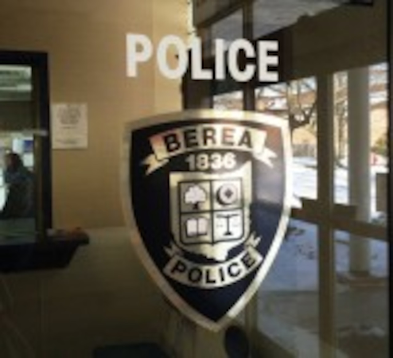 Drunk, armed man arrested outside business; wanted woman carrying drugs arrested: Berea police blotter