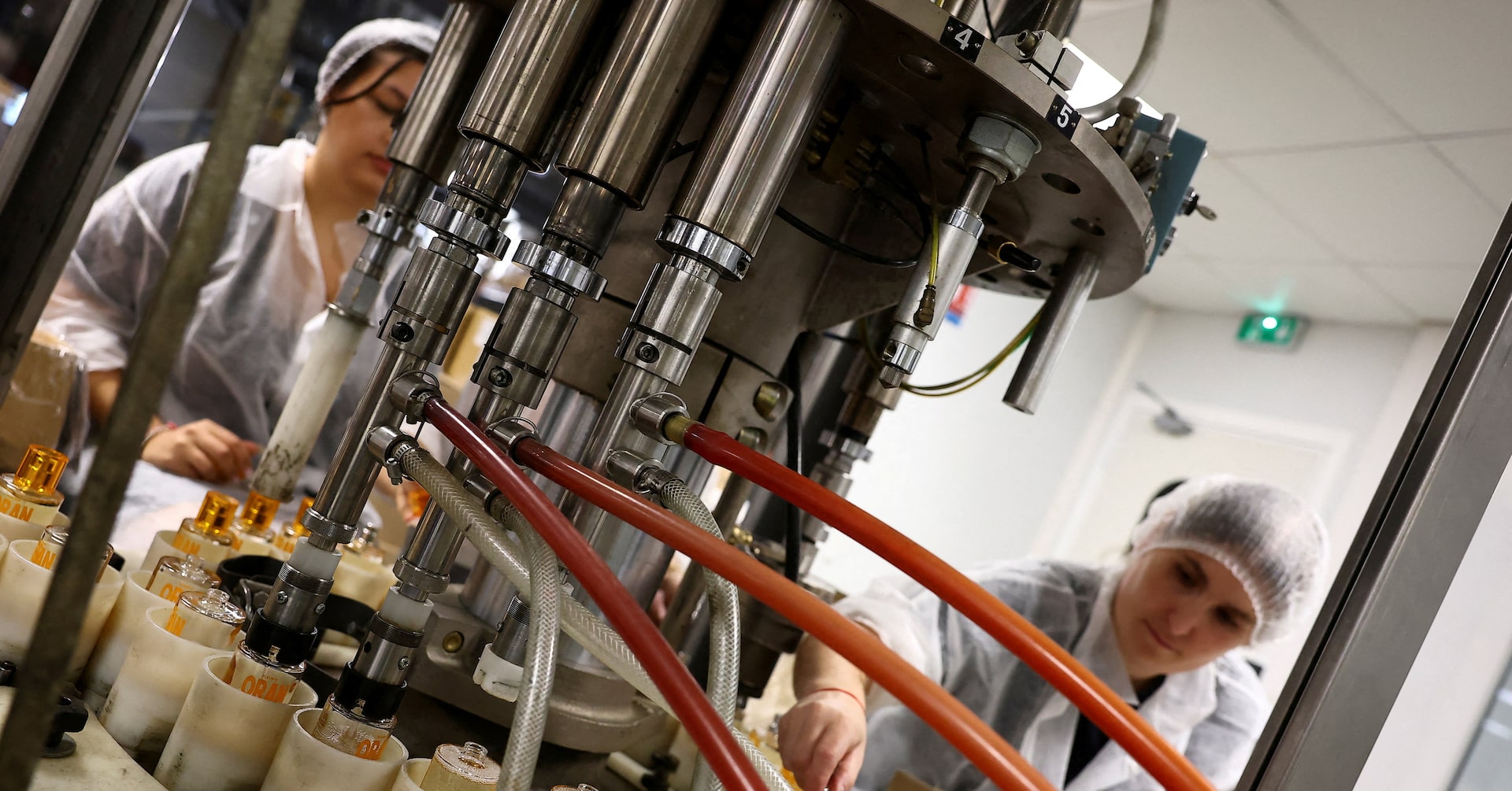 Euro zone business activity expands at fastest pace in 30 months in November, PMI shows