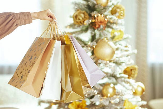 Holiday shoppers turn to e-commerce for deals and convenience -- Mastercard (MA:NYSE)
