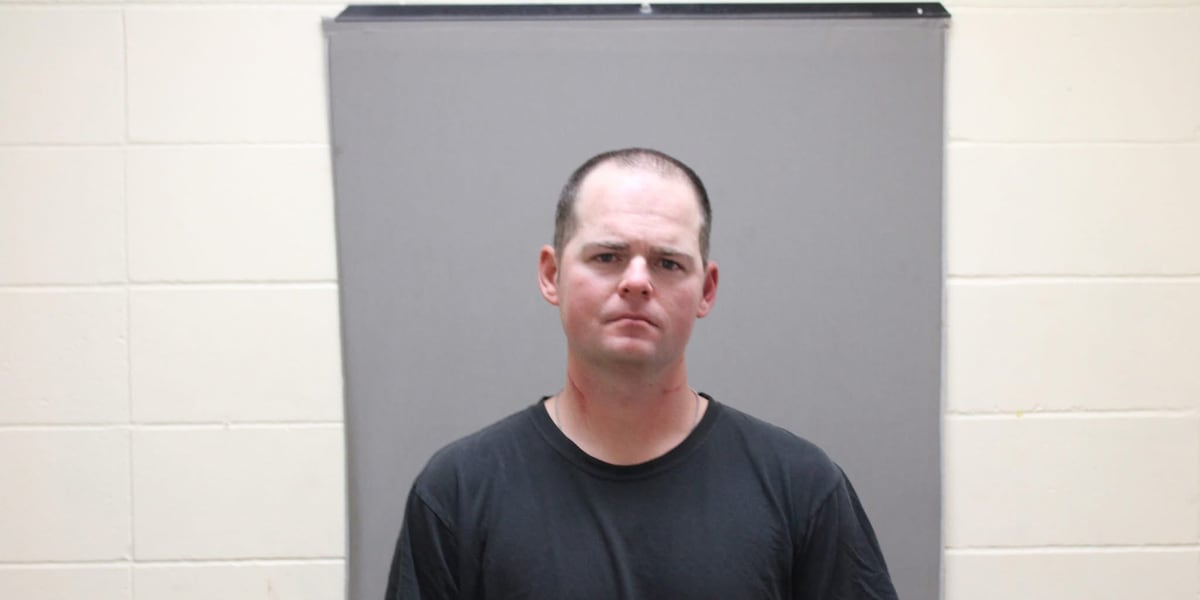 Man arrested after assault at local business in Canton, Missouri