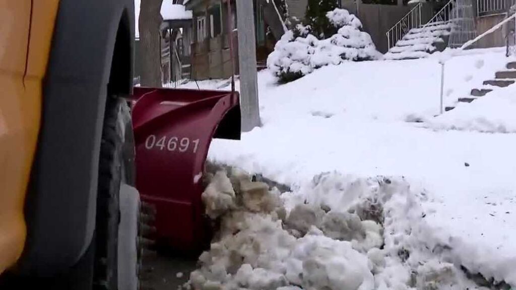 Milwaukee snow removal businesses thrive in recent snow surplus