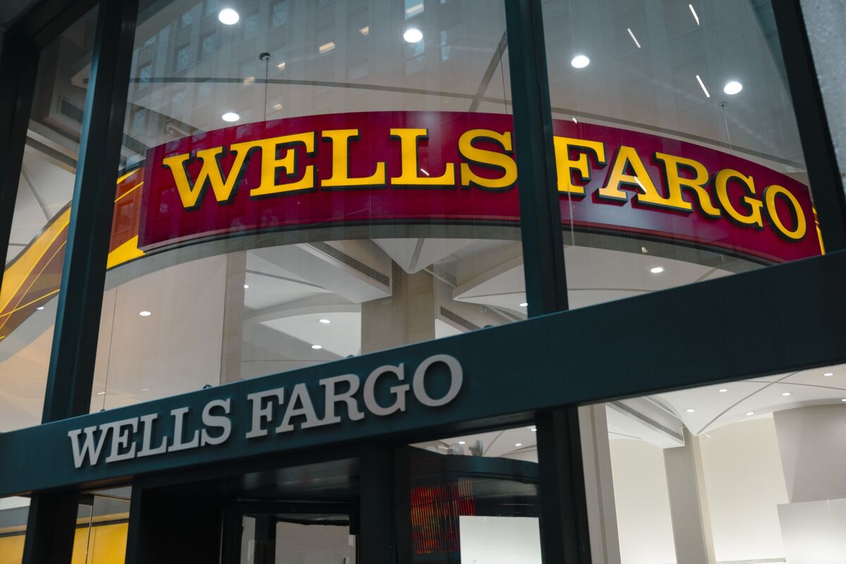 Wells Fargo Adds Key Front-End Traders to Grow Markets Business