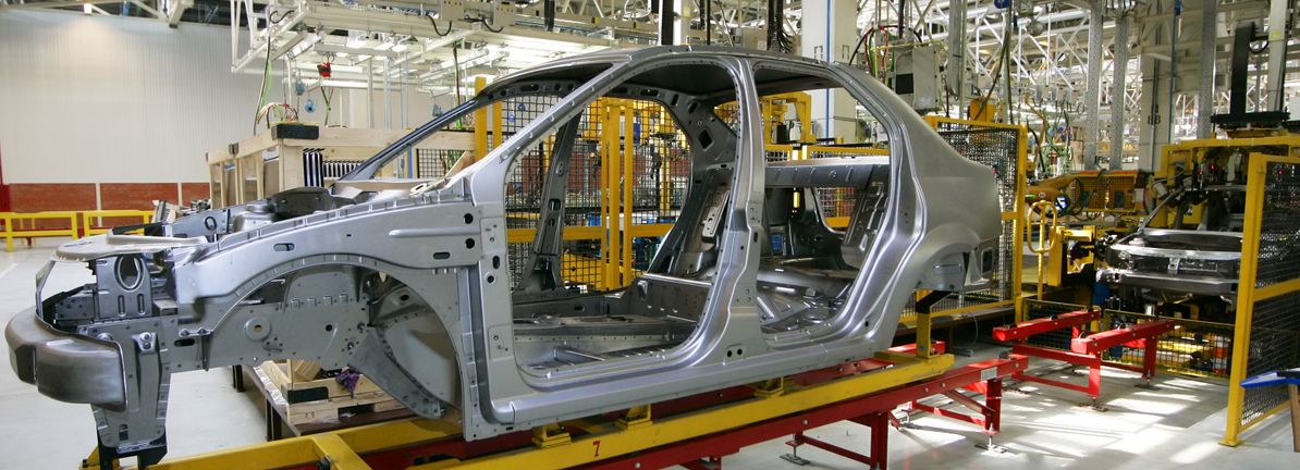 Why Analysts See Li Auto’s Story Shifting Amid Valuation Cut And Global Expansion Uncertainty