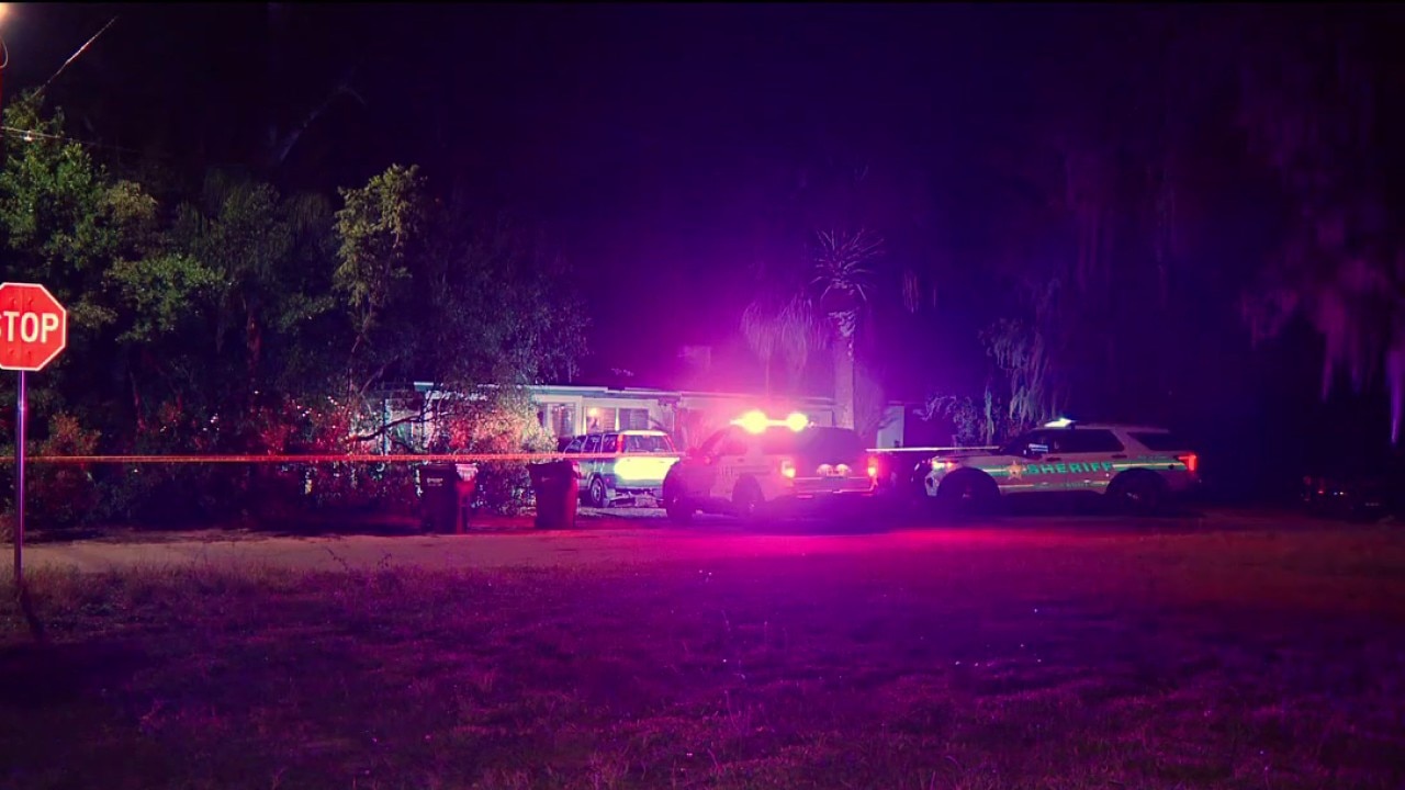 Man kills wife, hurts daughter before taking own life