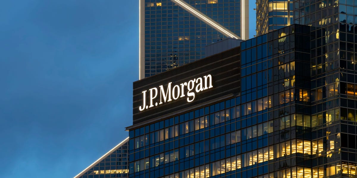 JPMorgan Ditches Proxy Advisors and Turns to AI for Shareholder Votes