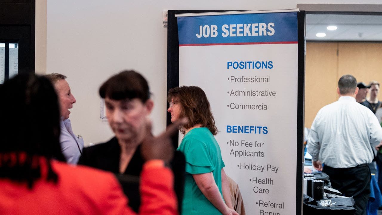 Private sector adds 41,000 jobs in December: ADP