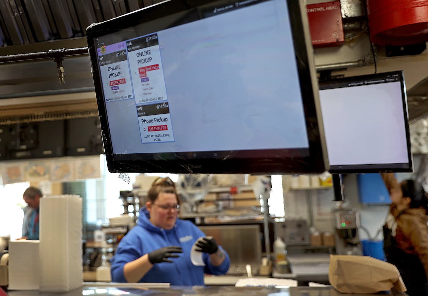 New England pizzerias turn to AI answering systems