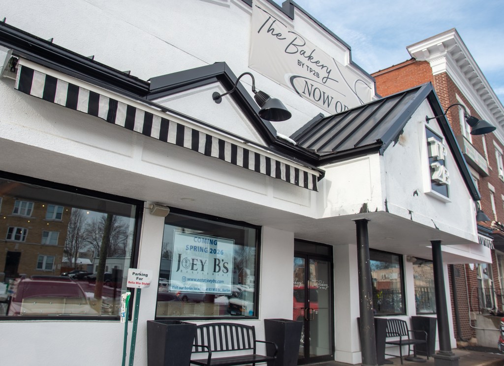 Once high-flying CT restaurant franchise may soon shrink again