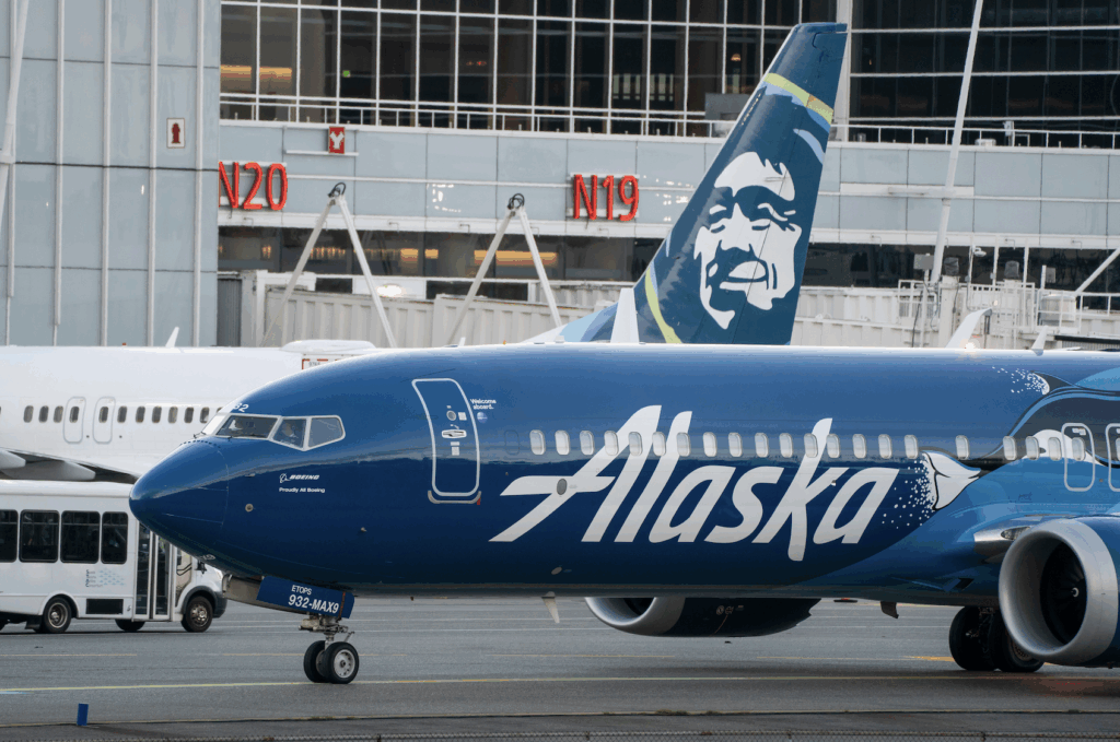 Alaska Air Places Record Boeing Jet Order in Global Growth Push