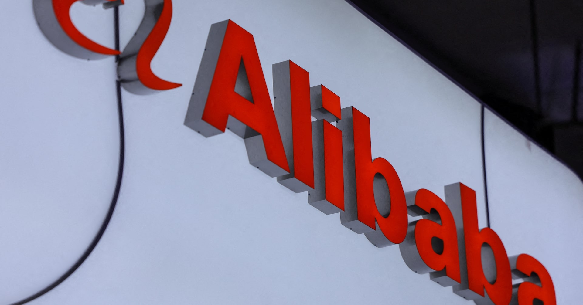 Alibaba to merge with China's Zelos on $2 billion robovan business, WSJ reports
