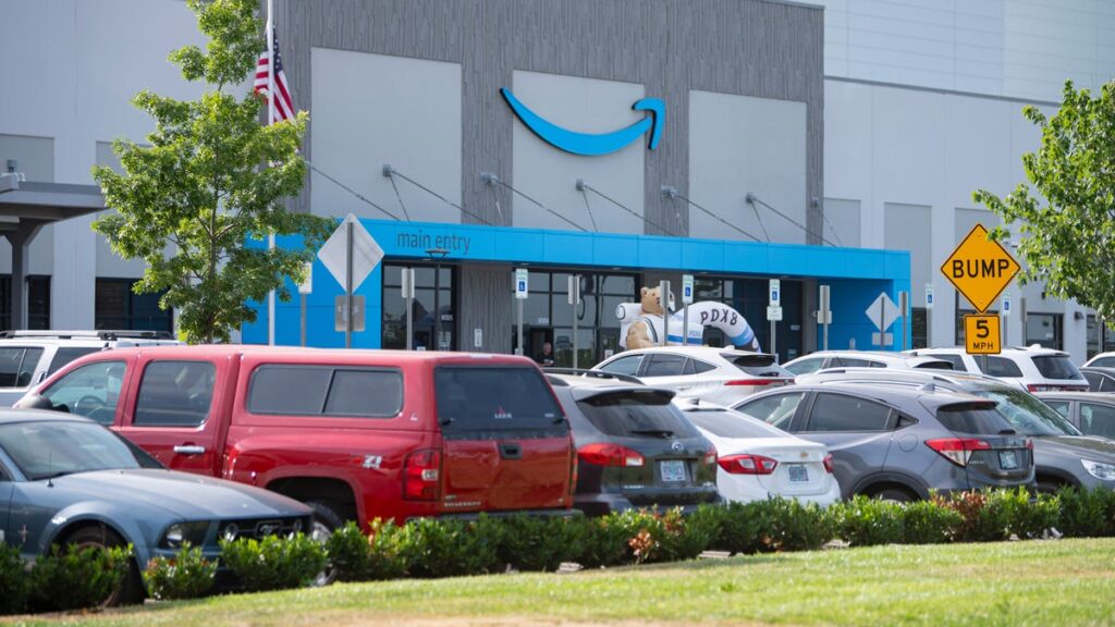 Amazon buys Highway 99 lot for e-commerce site