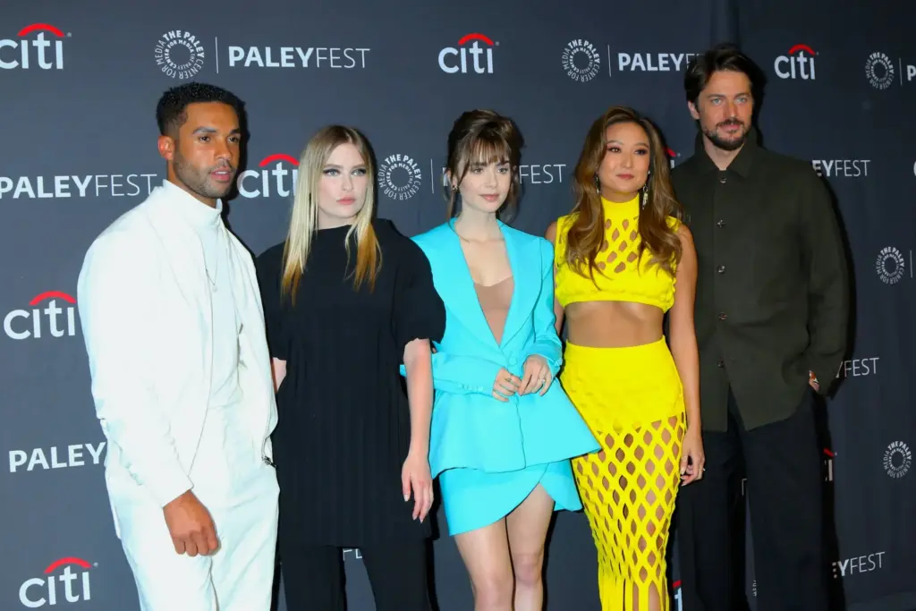 Lucien Laviscount, Camille Razat, Lily Collins, Ashley Park, Lucas Bravo
