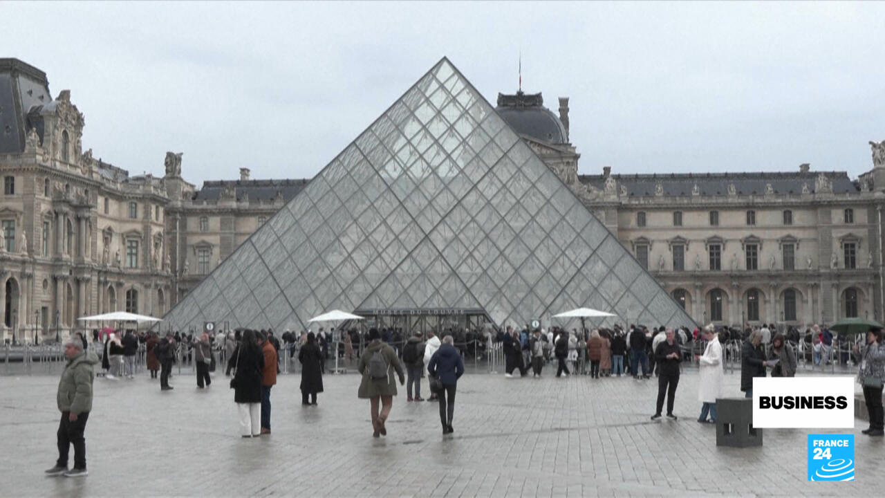 Business - Some museum entrance fees go up for non-EU tourists in France