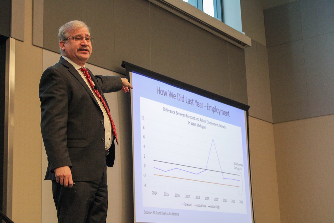 Business leaders learn the future of AI, spending, jobs in Ottawa County