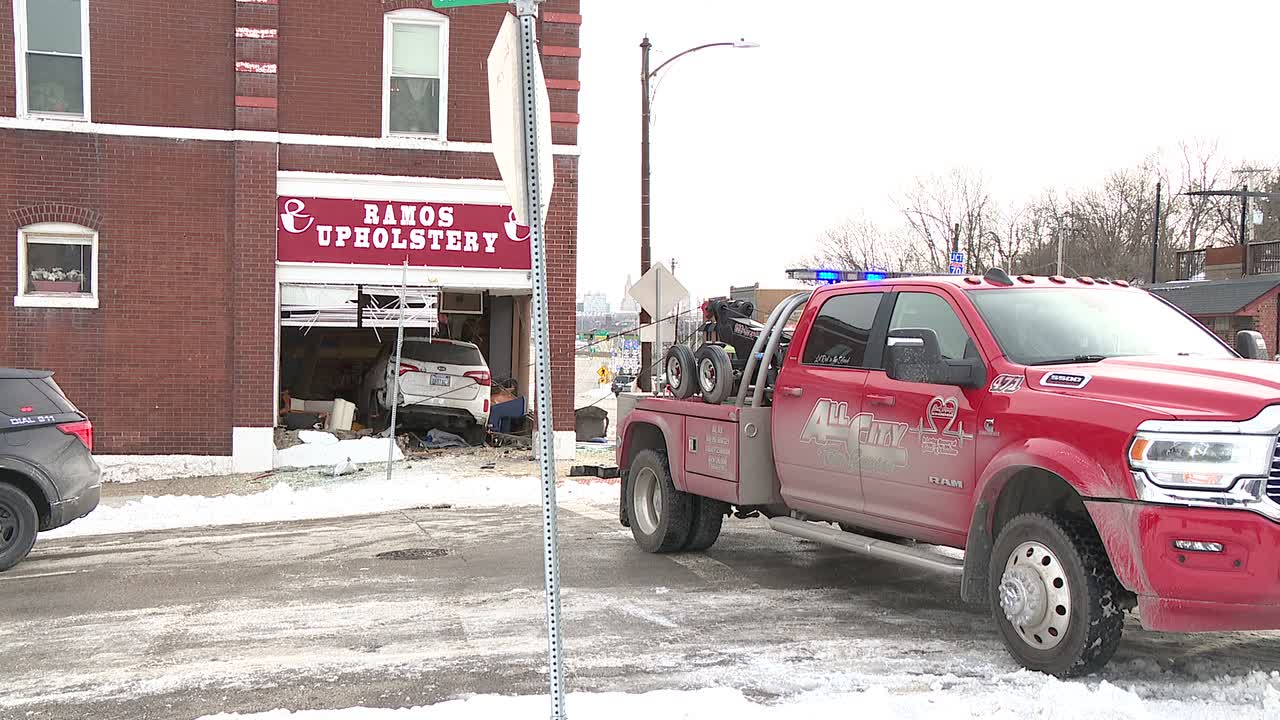 Driver crashes into upholstery business in Kansas City, Kansas; one seriously hurt
