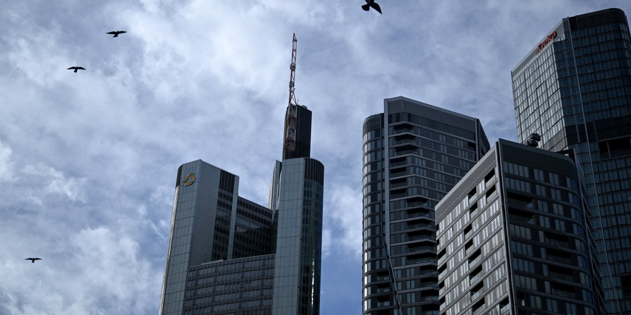 Eurozone Business Confidence Slips