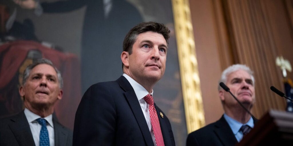 Lawmakers Could Keep Existing Stocks Under New GOP Trading Ban Bill