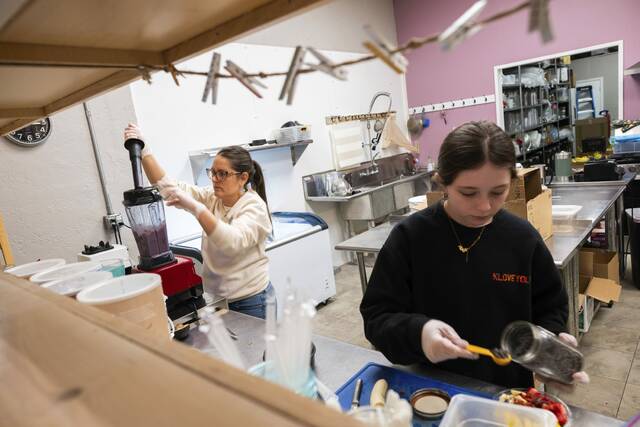 Local shops, restaurants come back to life after snowstorm