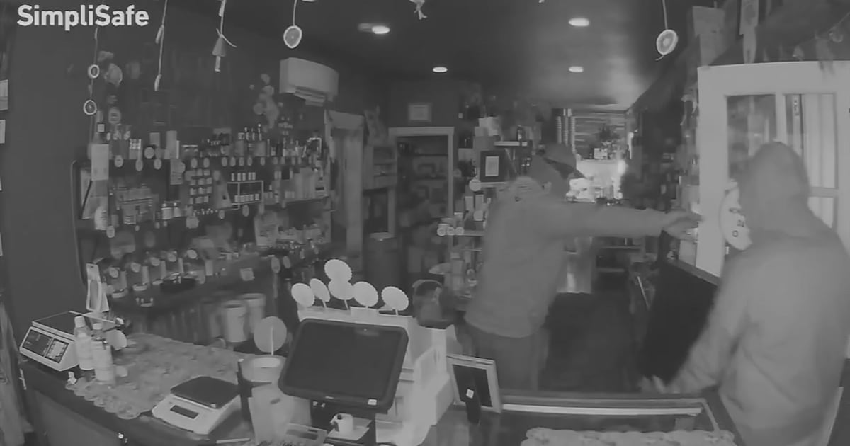 North Seattle business owners sounding alarm after string of burglaries – KIRO 7 News Seattle