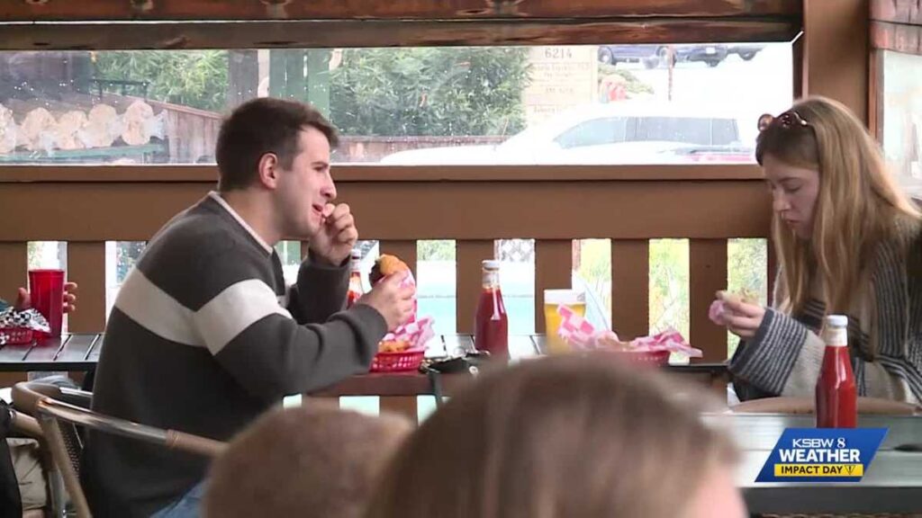 Rain doesn't deter customers from visiting Felton businesses