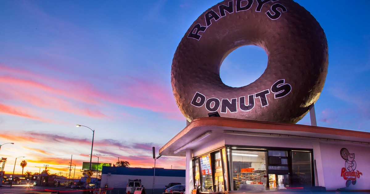 Randy’s Donuts Partners with IMG Licensing for Global Expansion