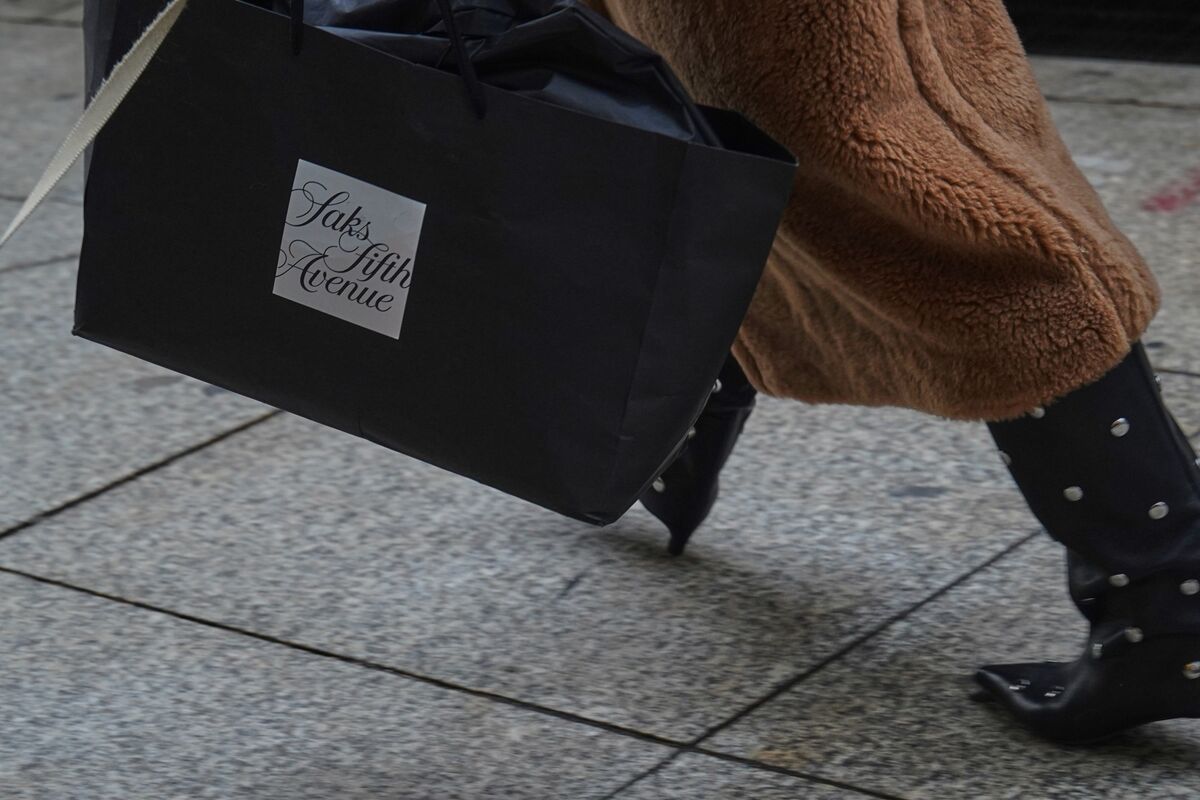 Saks Online Business to Liquidate Inventory While in Bankruptcy