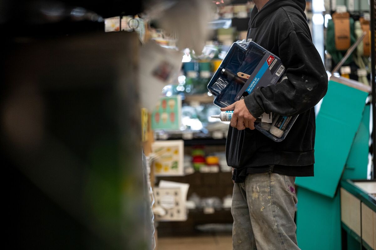 US Small-Business Optimism Edges Higher on Economic Outlook