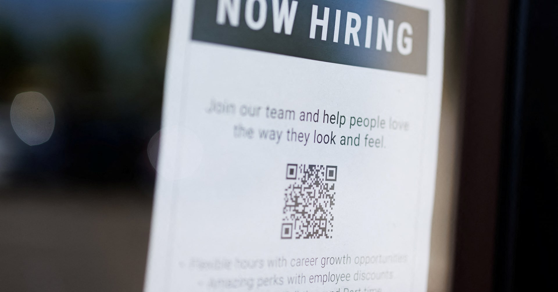 US private payrolls rebound less than expected in November