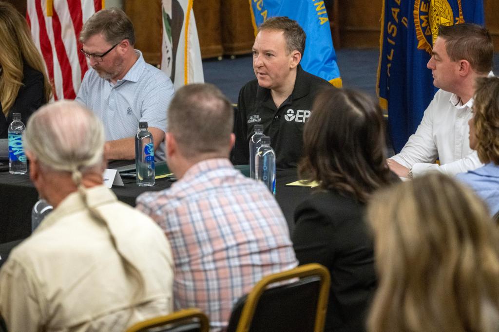 Trump’s environmental, small business chiefs visit Palisades, echo federal order to speed up permitting – Daily News