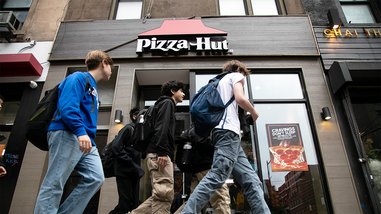 Pizza Hut to close 'underperforming' restaurants