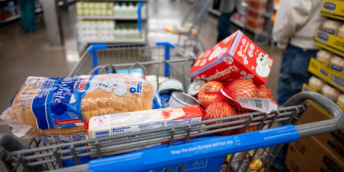 High-Income Shoppers Boost Walmart's E-Commerce Business