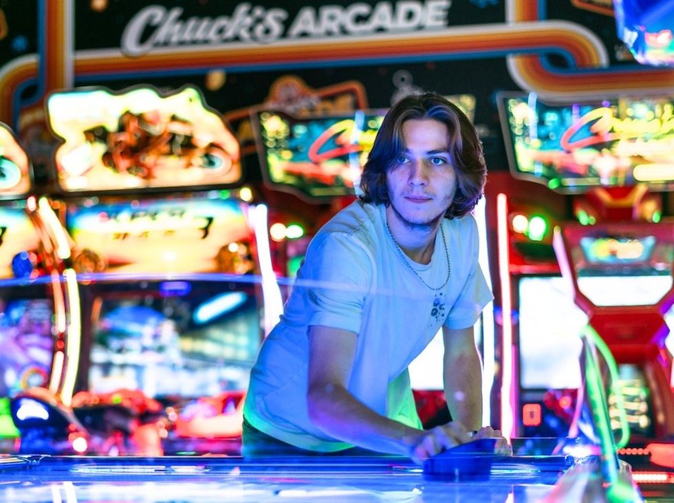 Chucks-Arcade-Air-Hockey