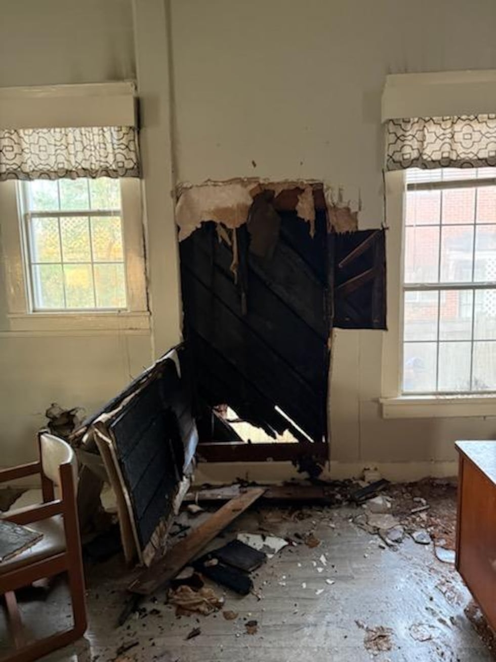 Former federal attorney arrested after setting dumpster, Fondren business on fire