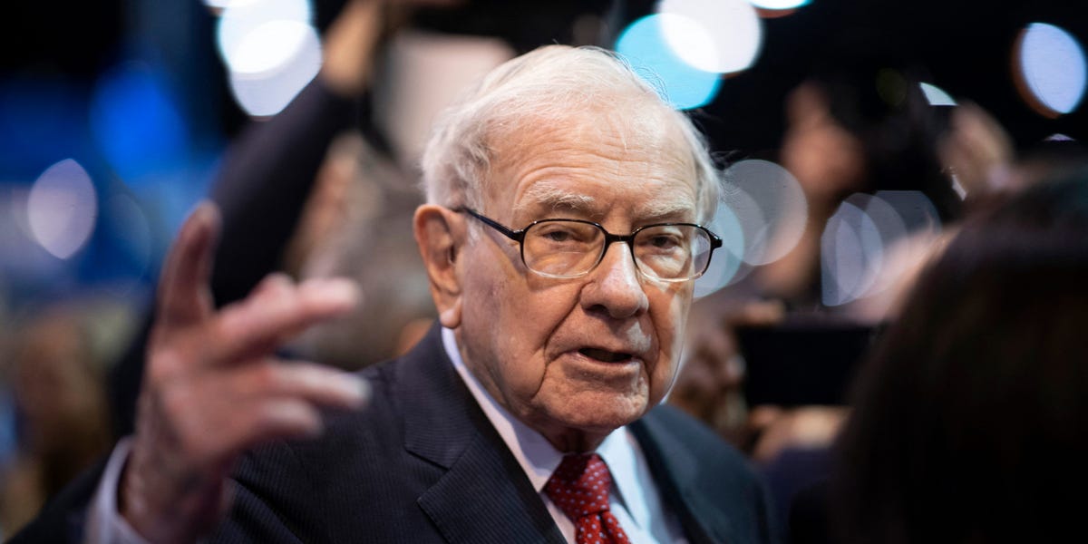 Warren Buffett Sold Stocks, Stacked Cash in Last Weeks As Berkshire CEO