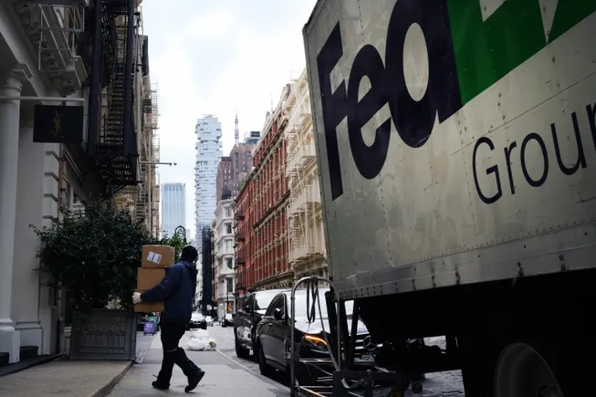 FedEx narrows e-commerce delivery focus to ‘specialized’ shipments
