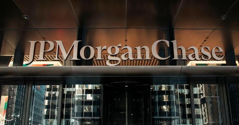 JP Morgan raises long-term gold price forecast to $4,500
