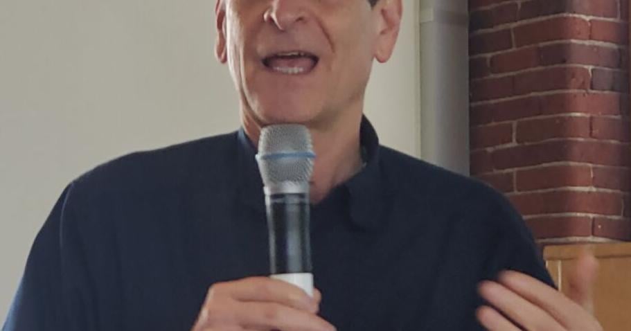 Kamen takes leave of absence from FIRST