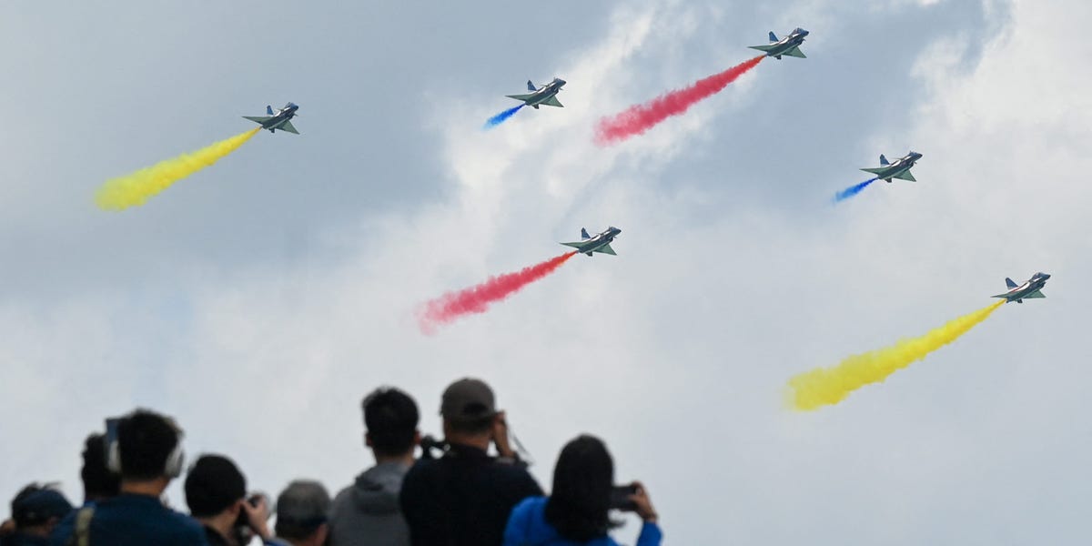 US, Russian, Chinese Fighters Fly at Display Event, How They Compare
