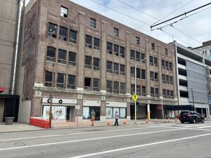 ‘A nightmare;’ Business owner speaks out after city shuts down building that houses salon