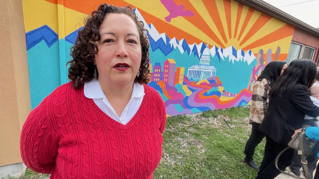 Suazo Business Center reps name building to honor Gladys Gonzalez, key in its formation