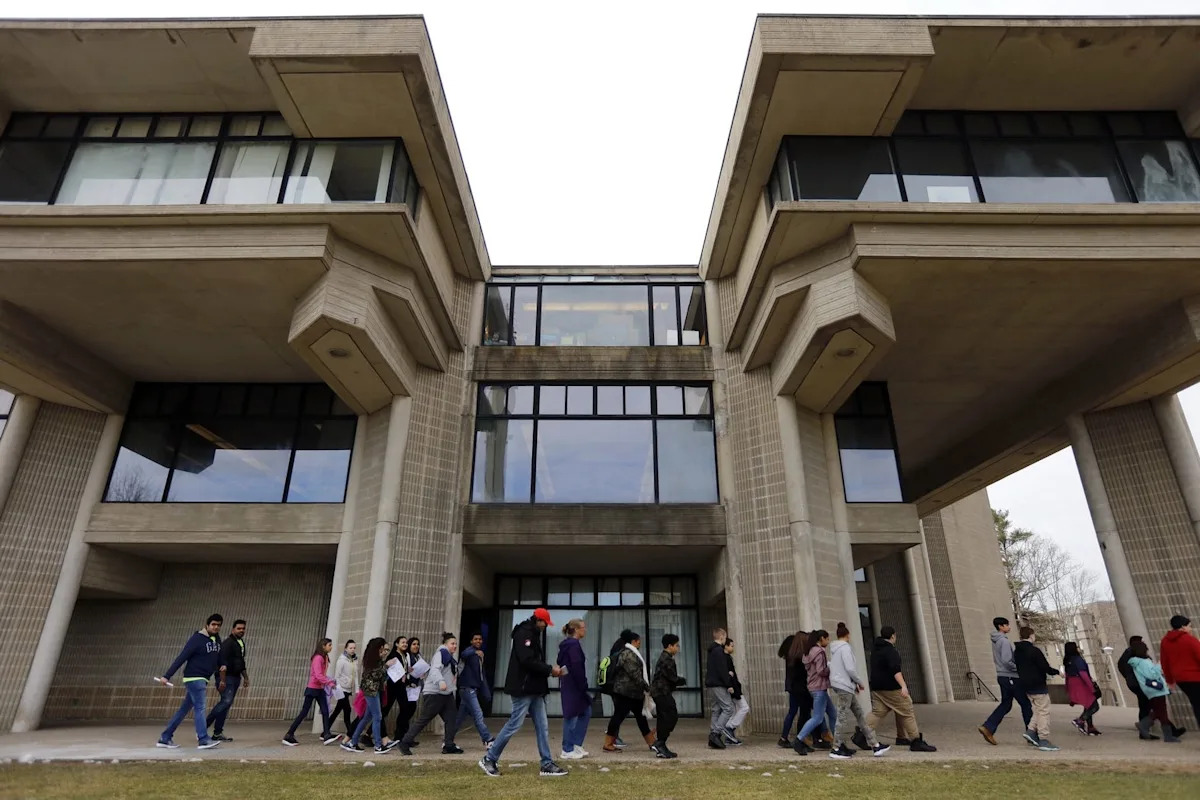 High school students to compete in UMass Dartmouth business challenge