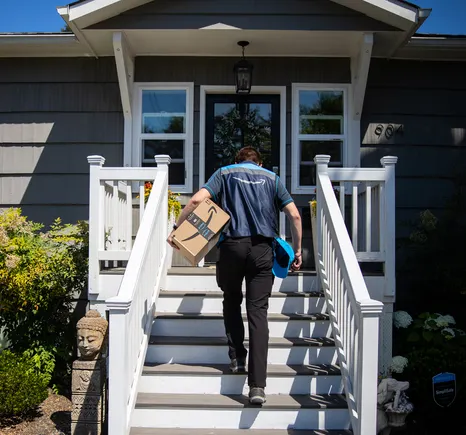 The Weekly Closeout: Amazon notches a win against Perplexity, Reebok reenters soccer