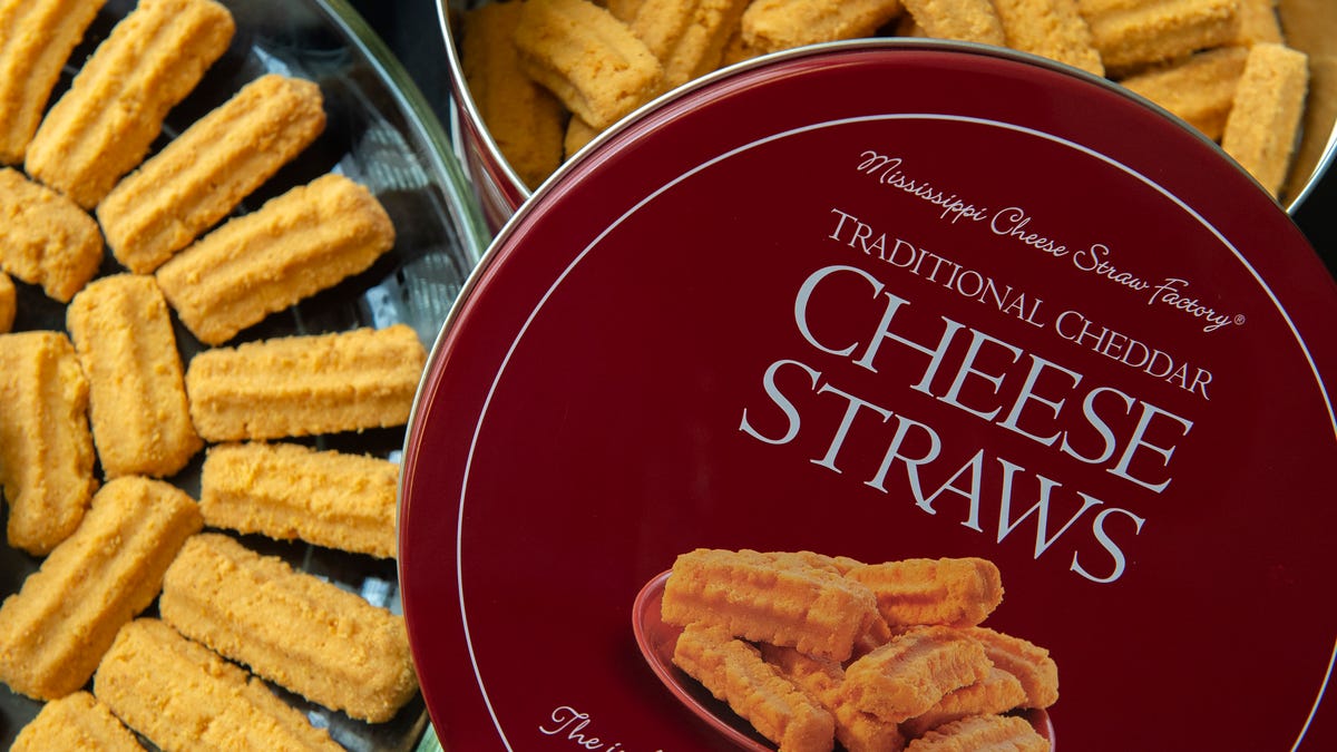 Mississippi Cheese Straw Factory closing its doors. Shop is sold out