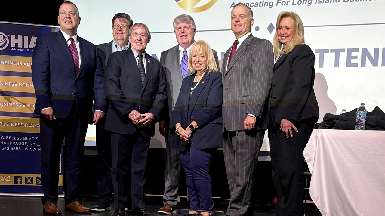 Suffolk town supervisors, on business panel, discuss what lies ahead