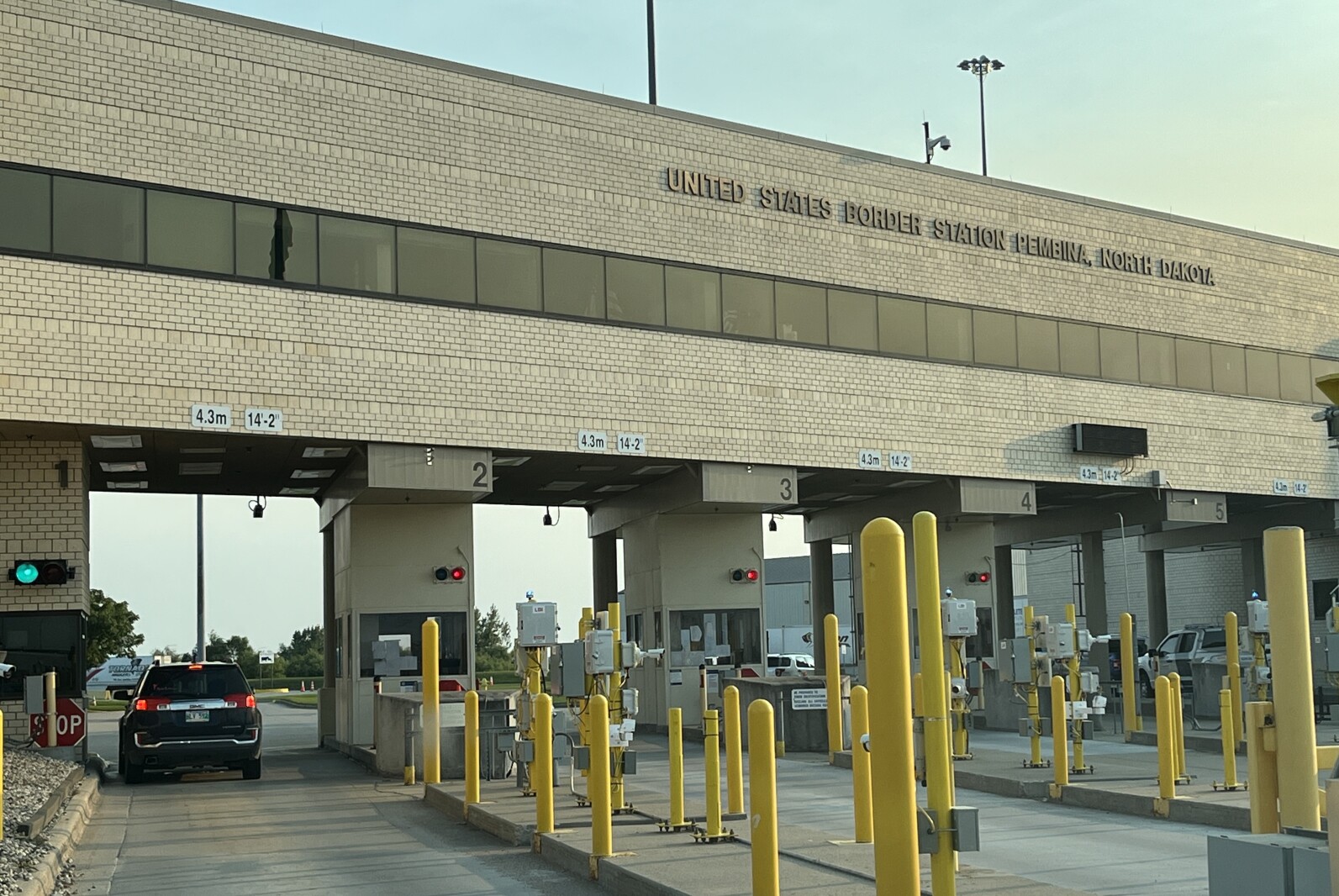 As slide in Canadian traffic continues, businesses in Grand Forks are feeling the impacts - Grand Forks Herald